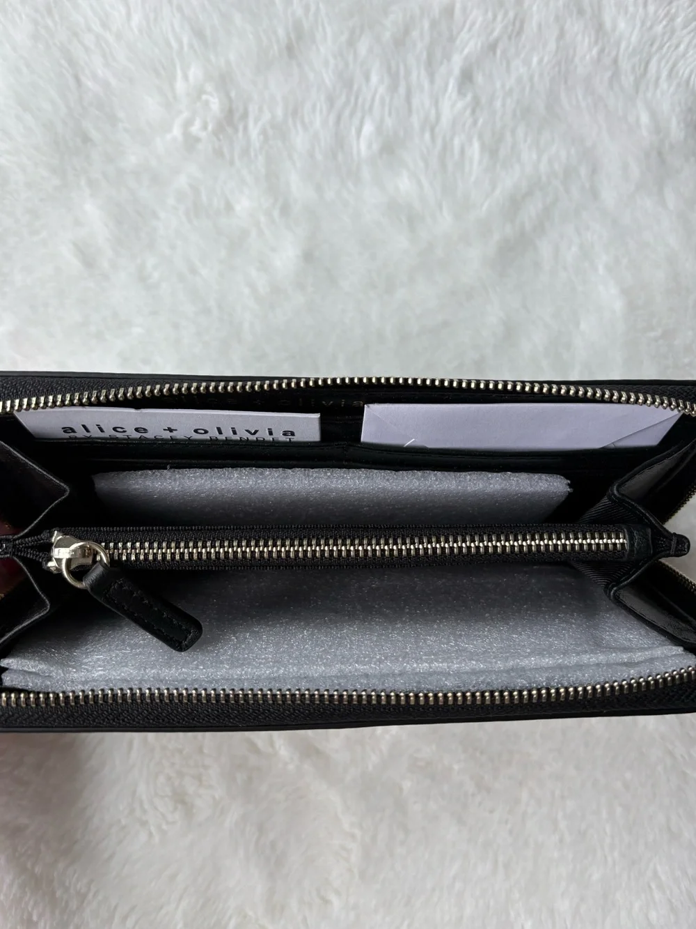 Alice + Olivia Stace Face Zip Wallet, New! - Picture 5 of 7